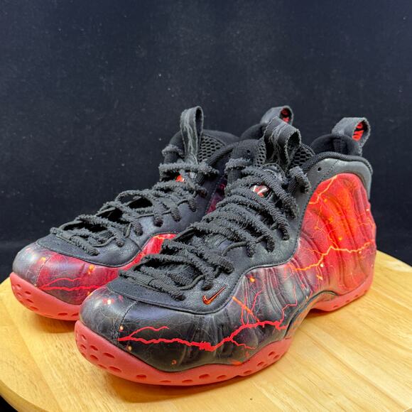 Size 9.5 Nike Air Foamposite One Stranger Things Men’s Black IR7336-001 New main image 10